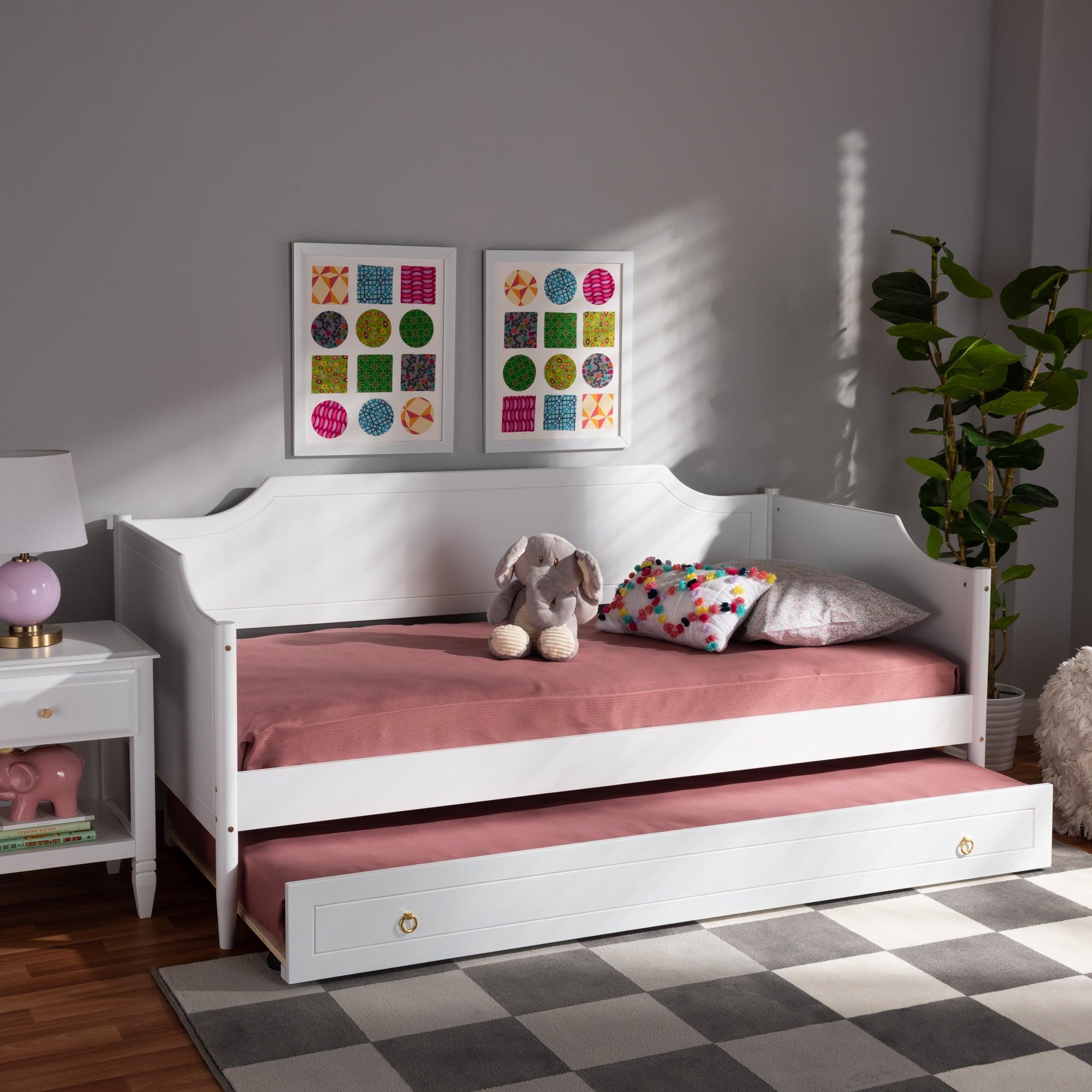Alya Classic Traditional Farmhouse Finished Wood Daybed