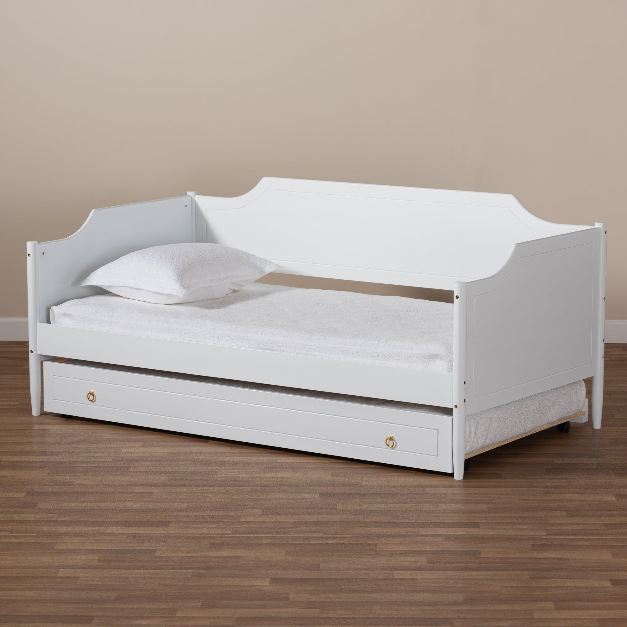 Alya Classic Traditional Farmhouse Finished Wood Daybed