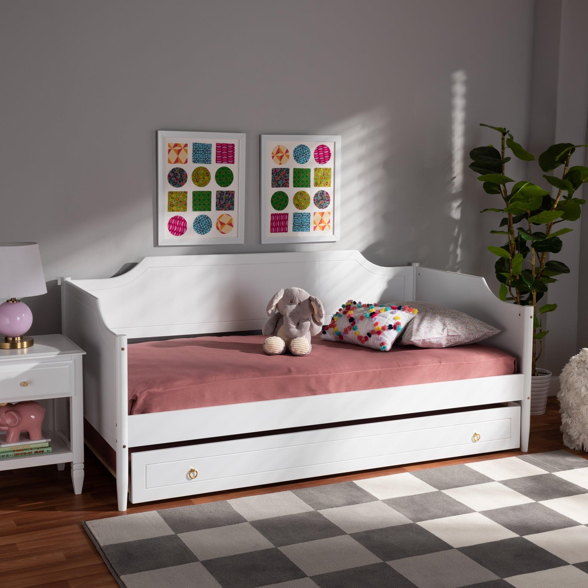 Alya Classic Traditional Farmhouse Finished Wood Daybed