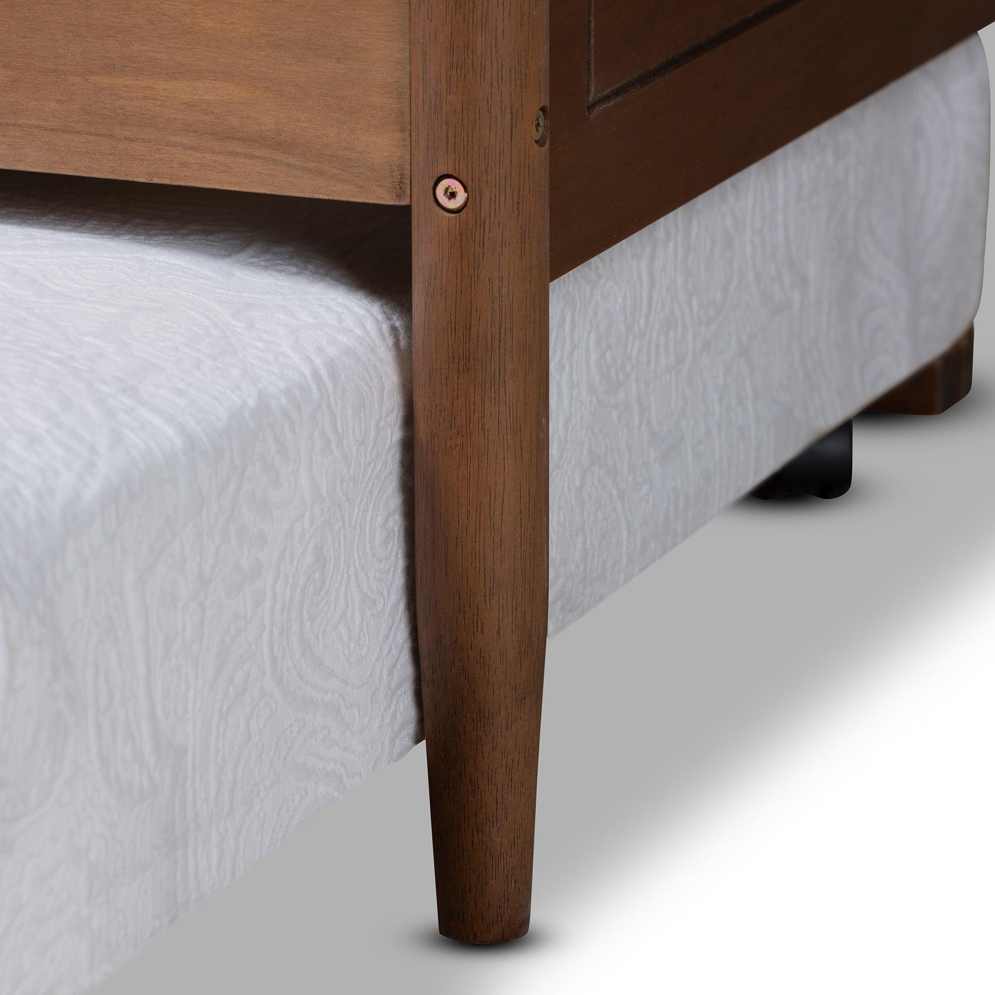 Alya Classic Traditional Farmhouse Finished Wood Daybed
