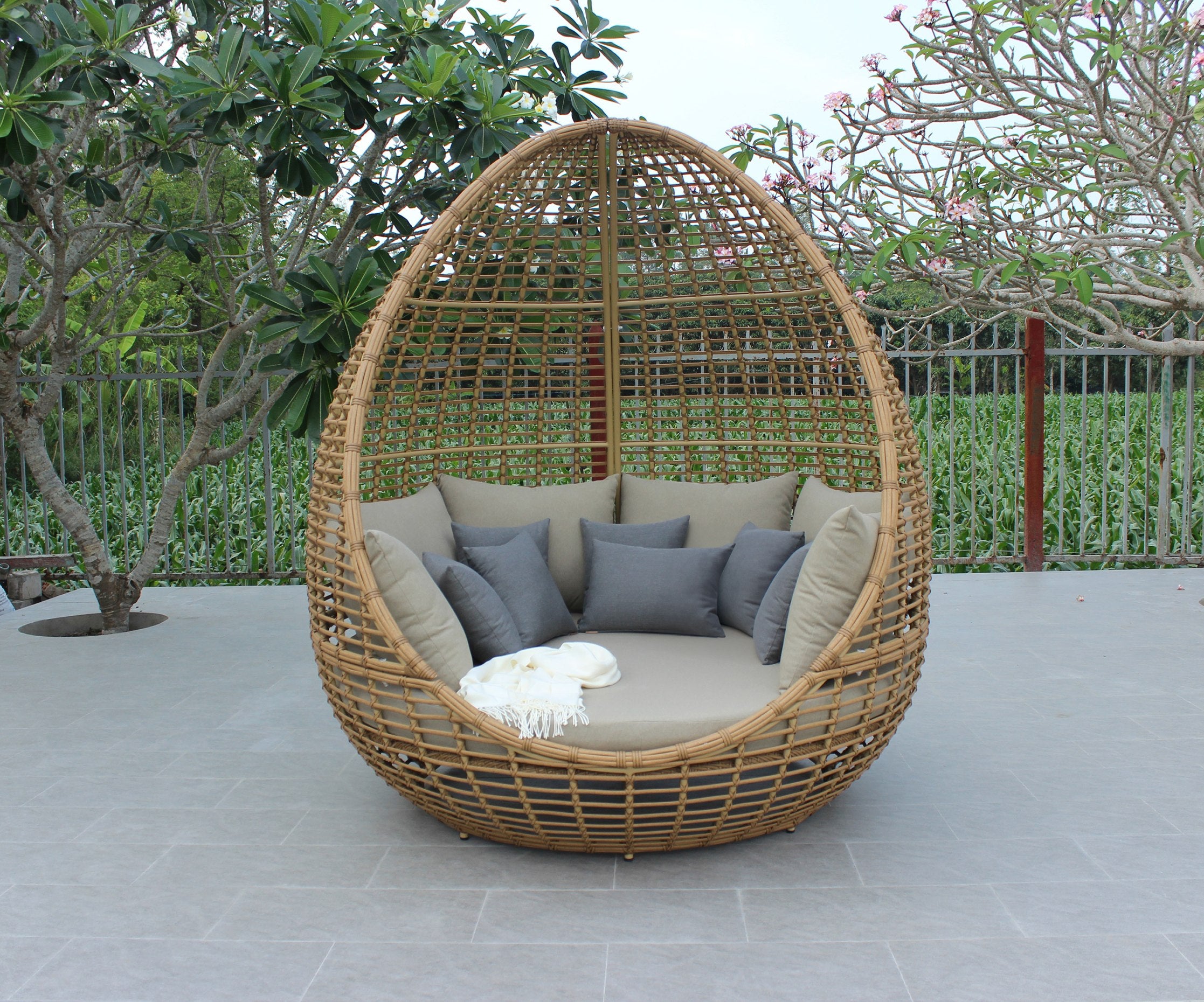 Renava Cocoon - Outdoor + Wicker Lounge Bed-Outdoor Bed-VIG-Wall2Wall Furnishings