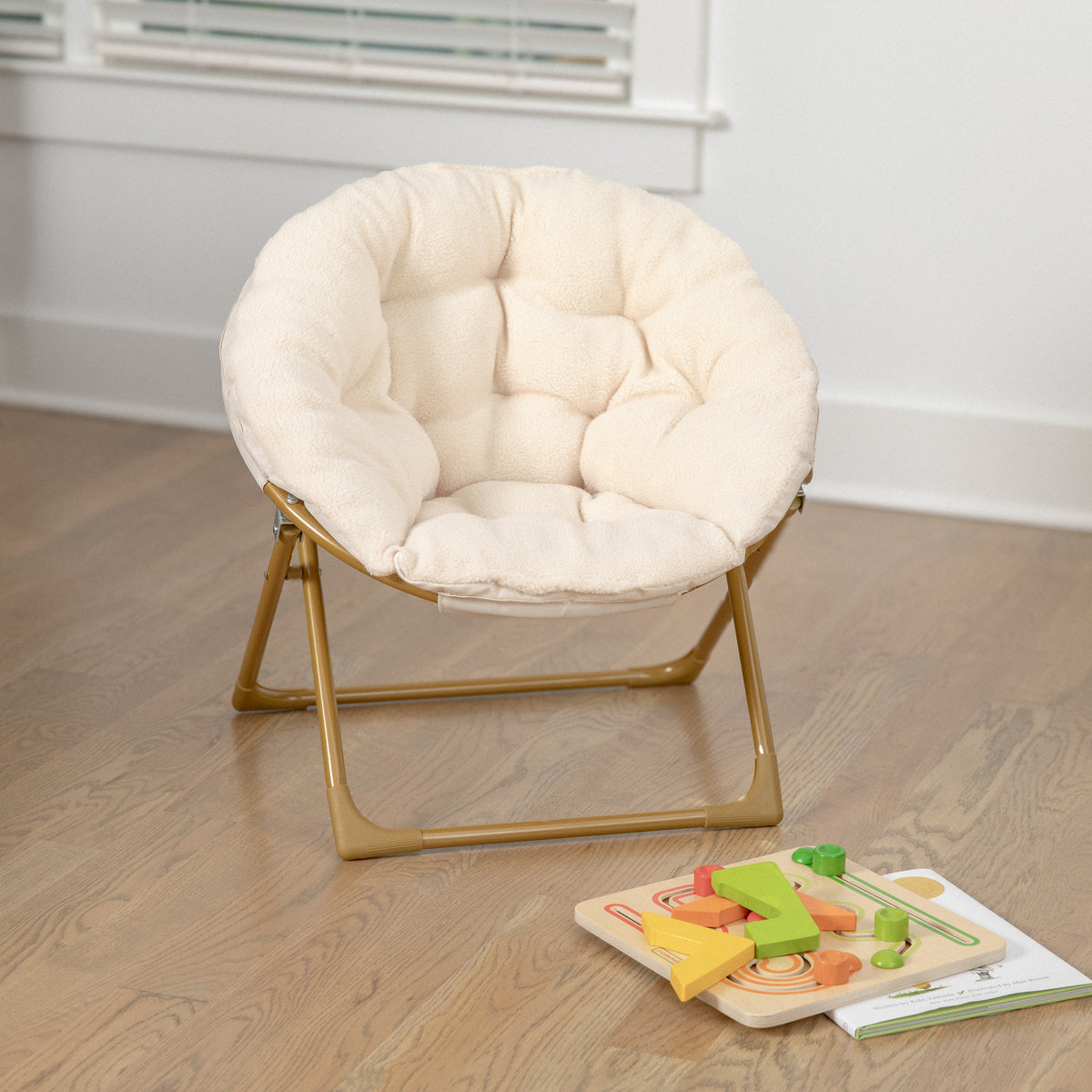 Gwen 23" Kids Cozy Mini Folding Saucer Chair, Faux Fur Moon Chair for Toddlers and Bedroom