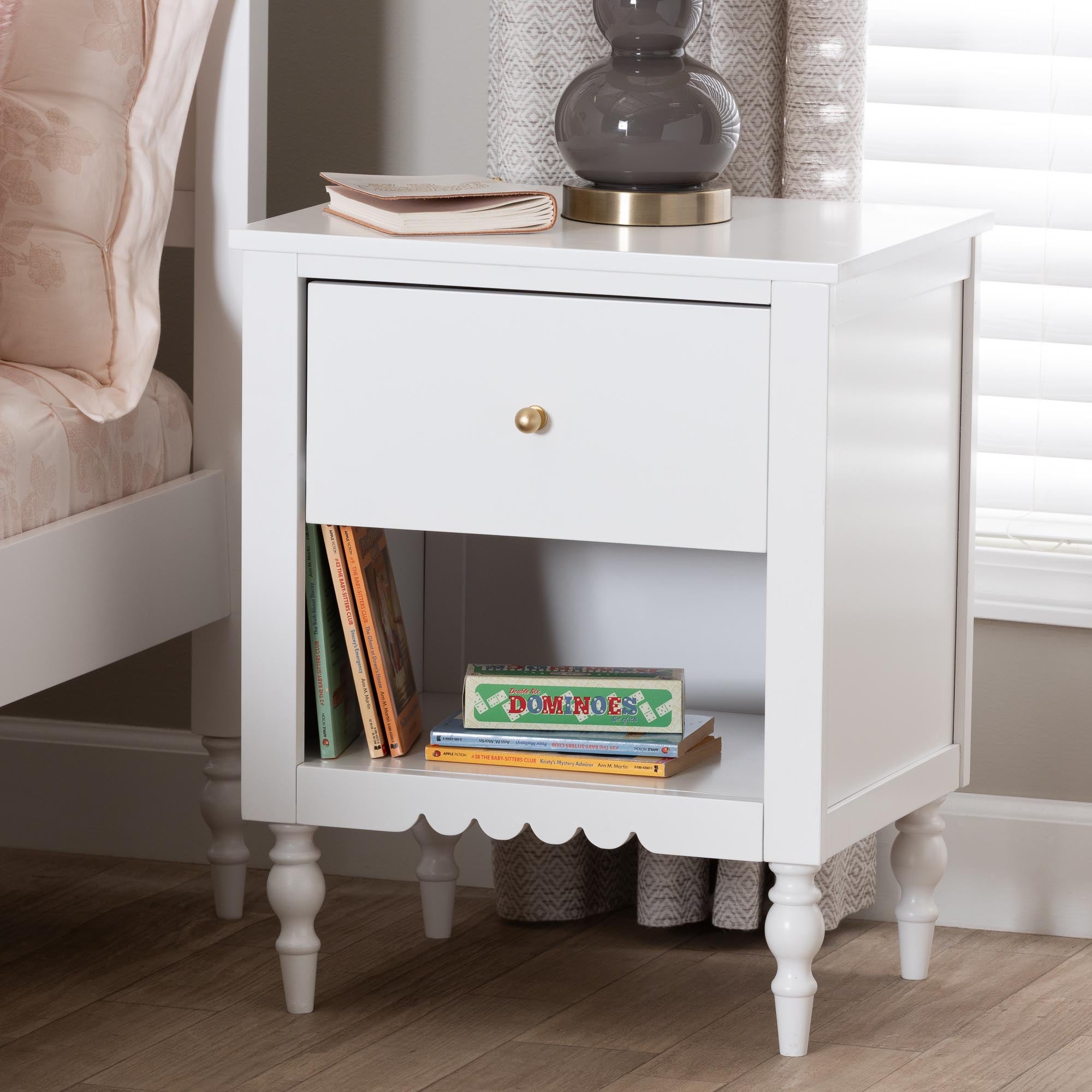 Roni Modern Wood 1-Drawer Nightstand with Scalloped Edges