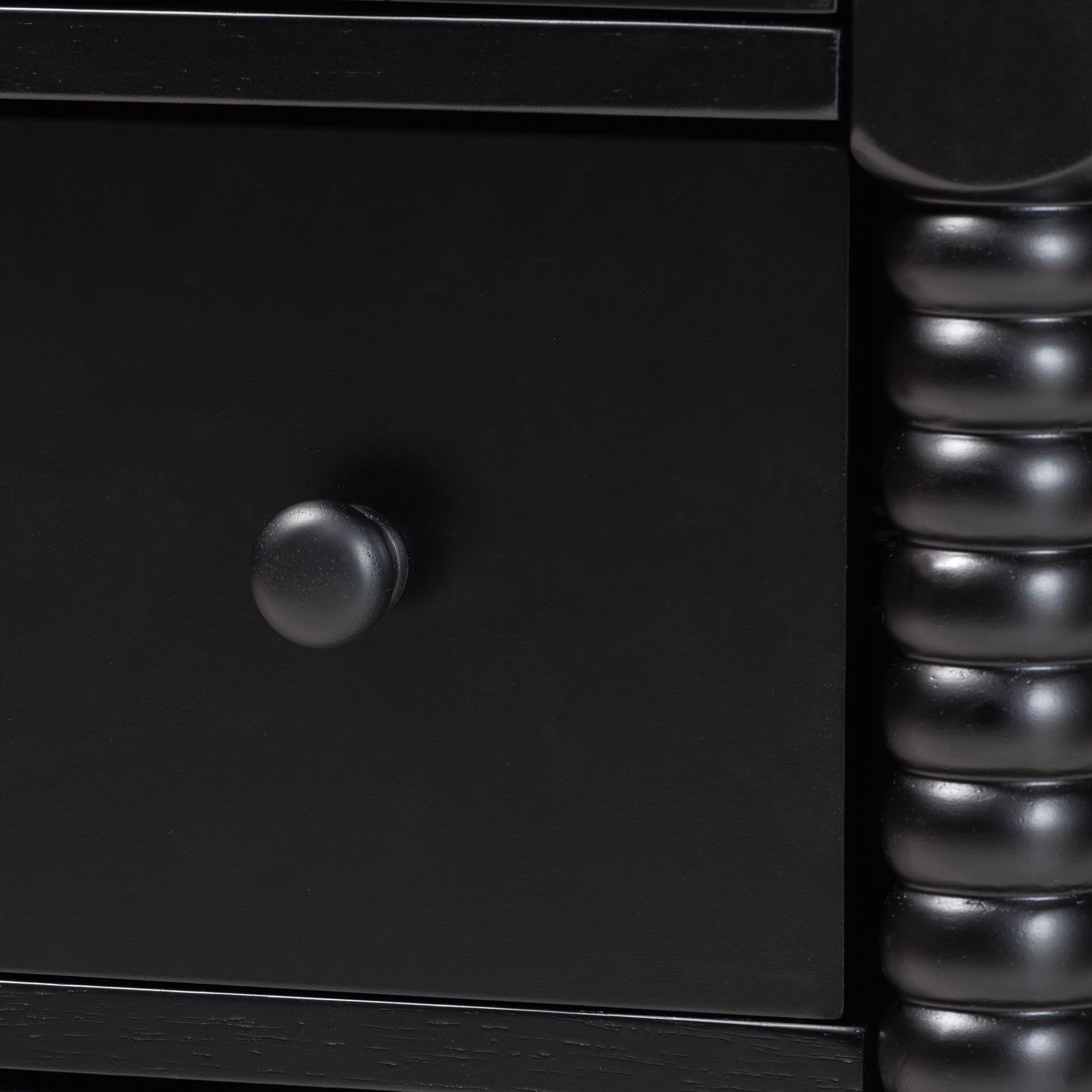 Braith Farmhouse Spindle Wood 4-Piece Bedroom Set with Two Nightstands