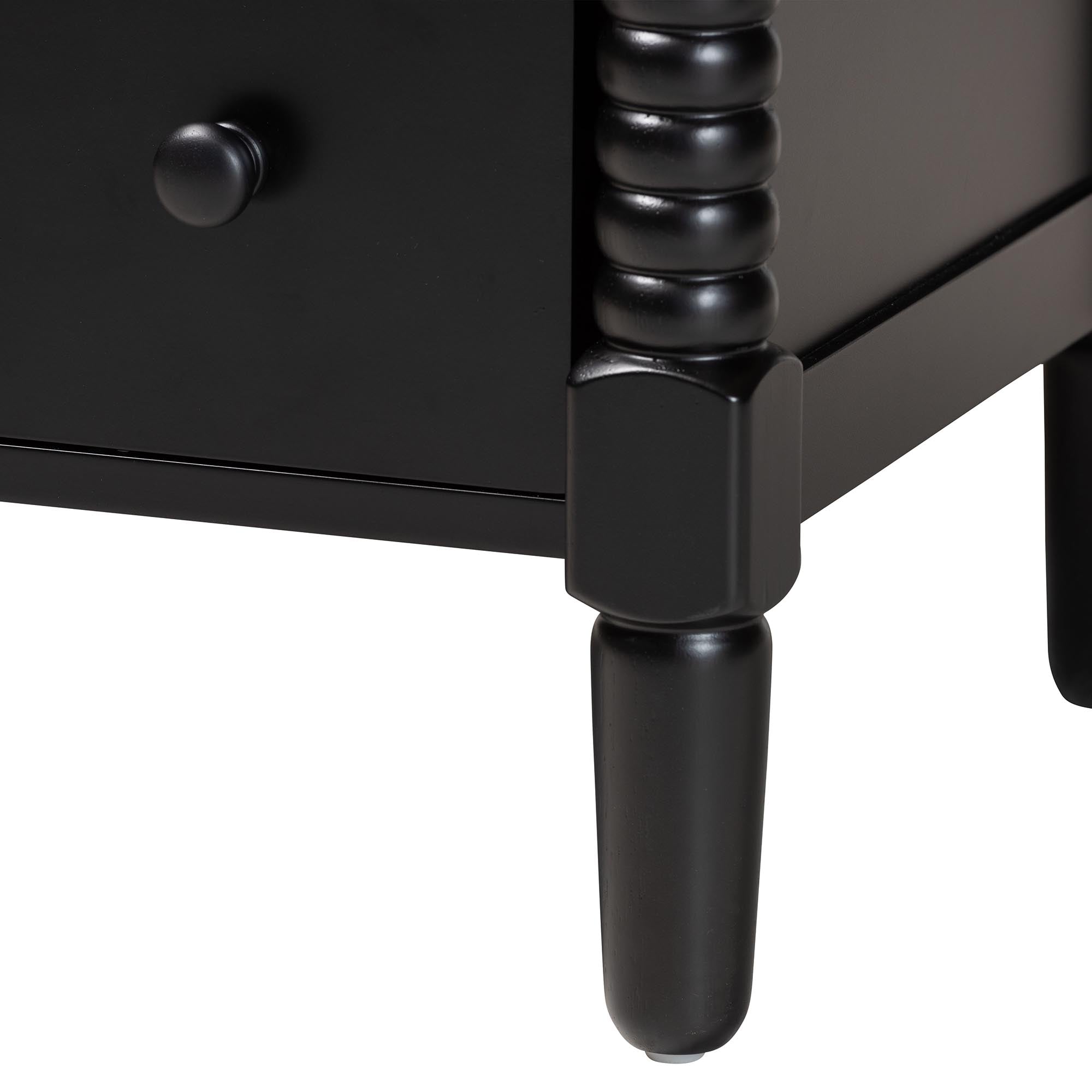 Braith Farmhouse Spindle Wood 4-Piece Bedroom Set with Two Nightstands