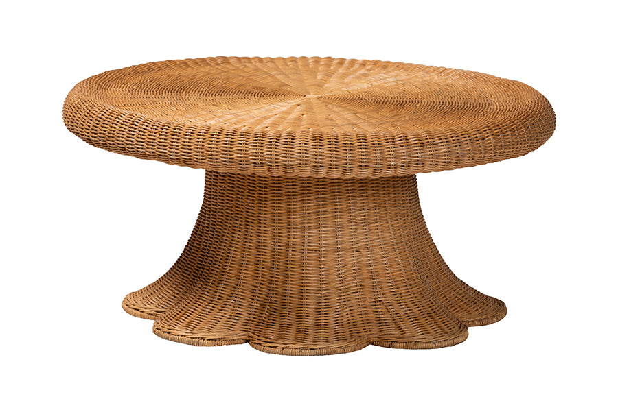 bali & pari Avalon Rattan Round Coffee Table with Scalloped Pedestal Base – Coastal Boho Wicker Accent Table for Living Room or Sunroom