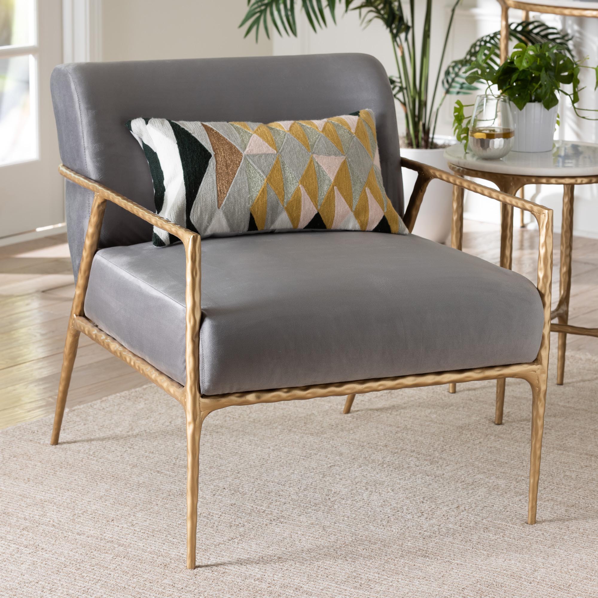 Ilmari Velvet Lounge Chair