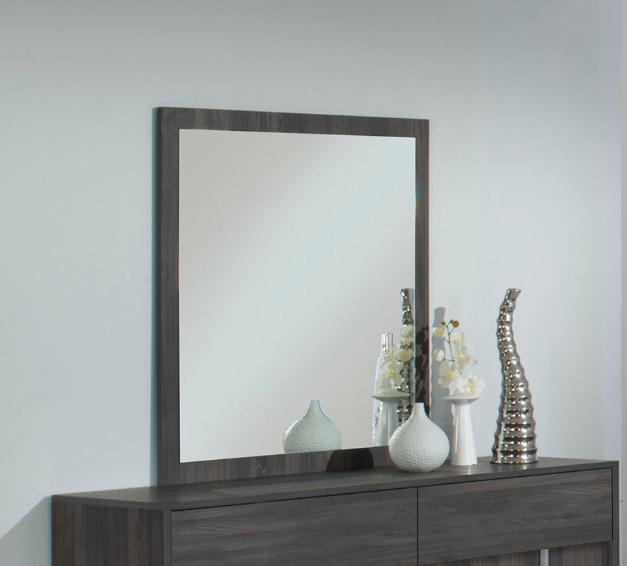 Moderst Luca Italian Modern Mirror-Mirror-VIG-Wall2Wall Furnishings