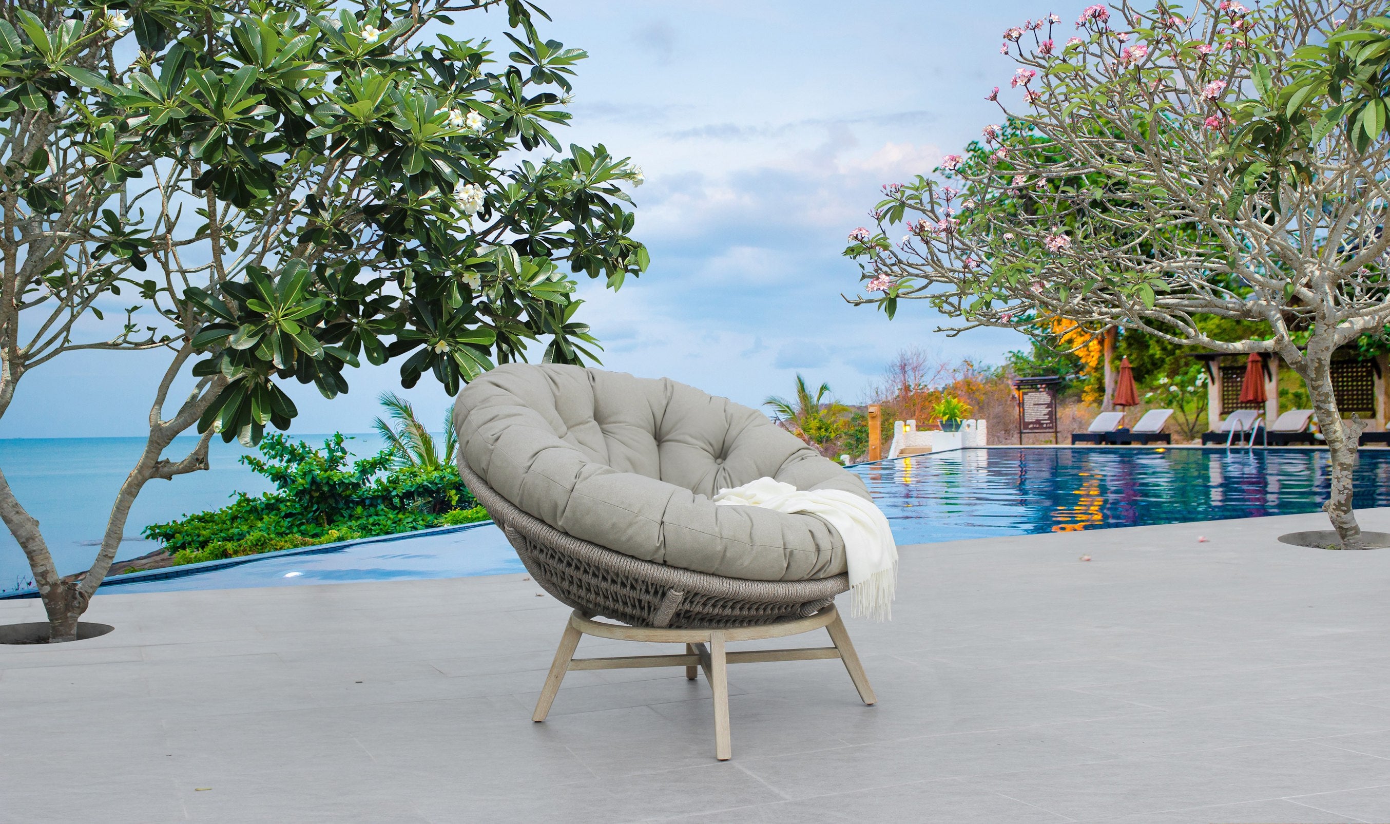 Renava Moon - Outdoor Lounge Chair-Outdoor Chair-VIG-Wall2Wall Furnishings