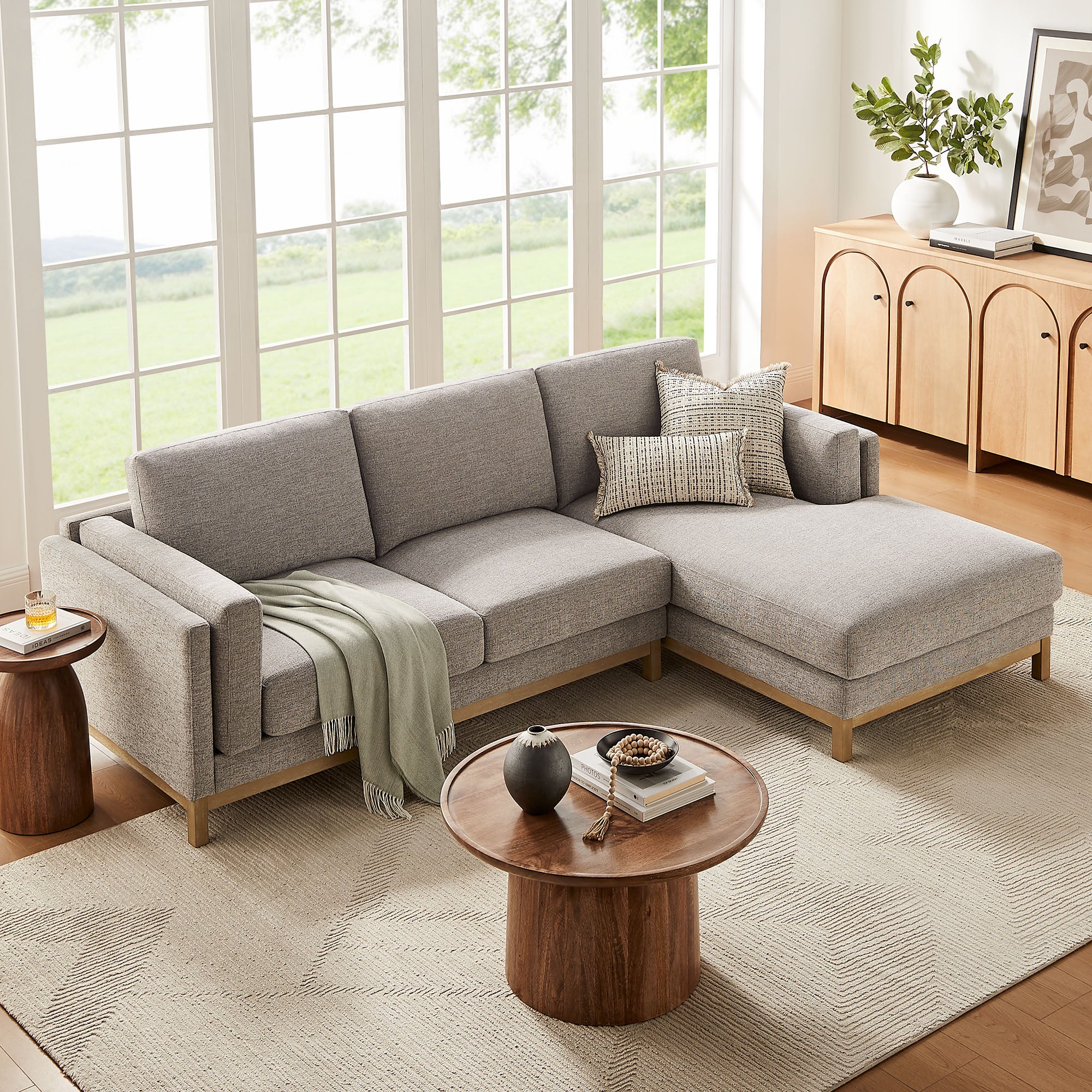 Roscoe Right-Facing Fabric Sectional Sofa with Chaise