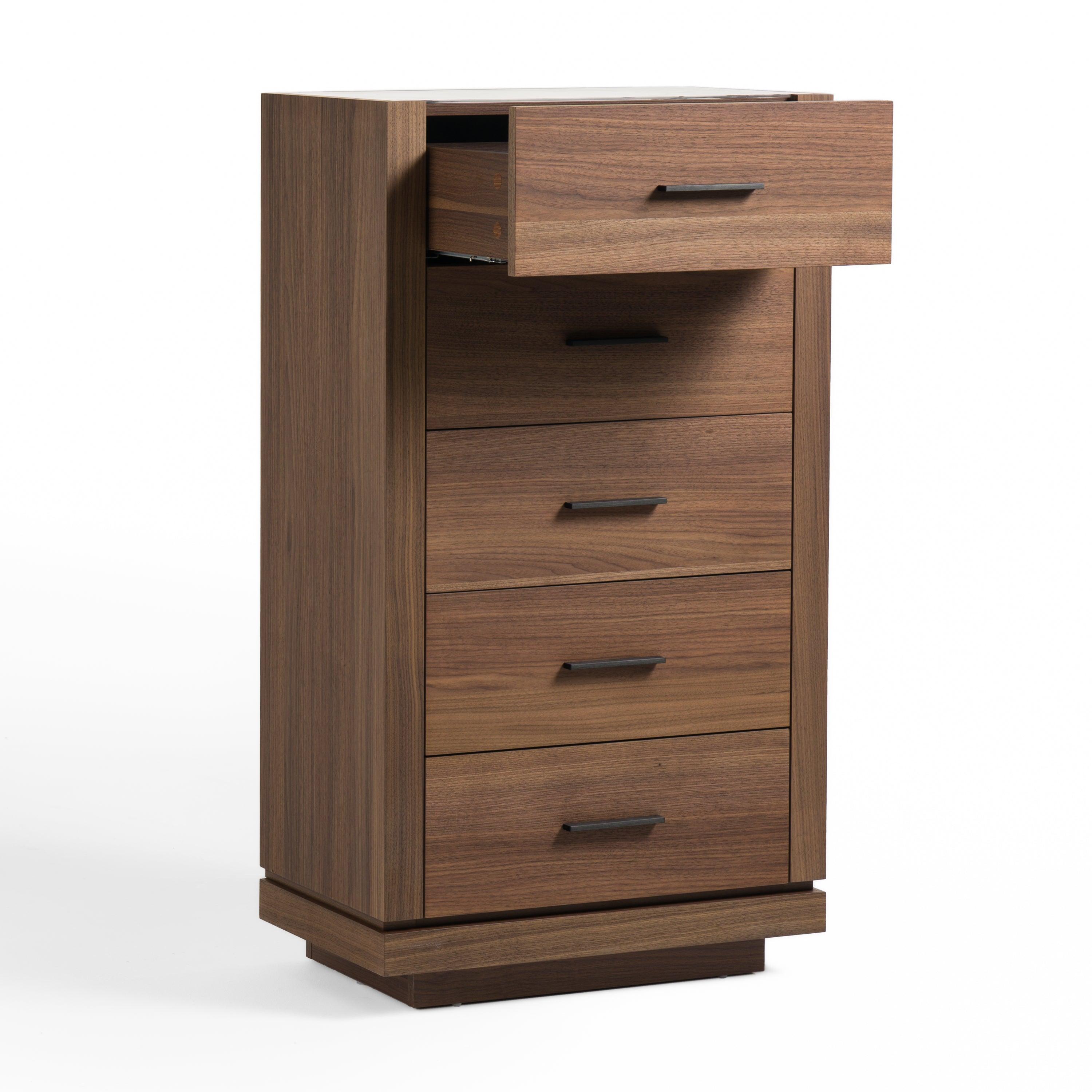 Nova Domus Bailey Modern Chest
