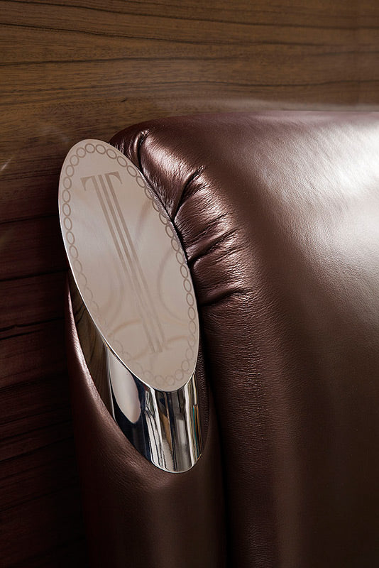 Temptation Caesar Italian Classical Design Leather Platform Bed