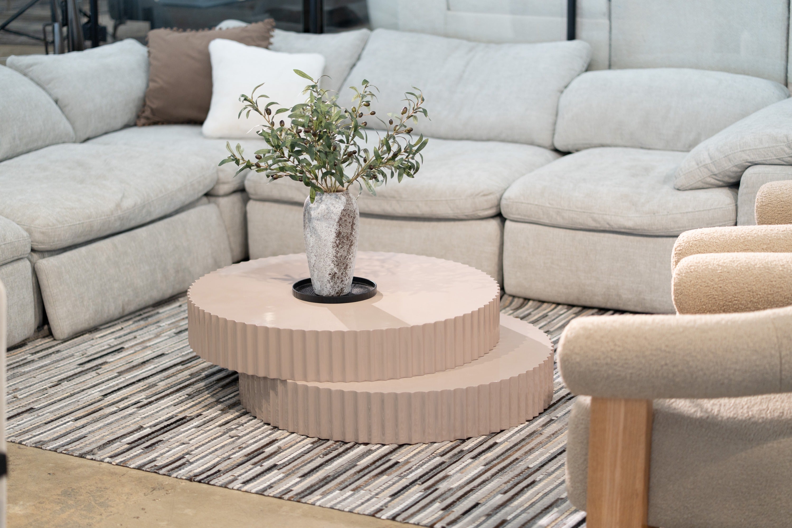 Jacinto Modern Round Coffee Table