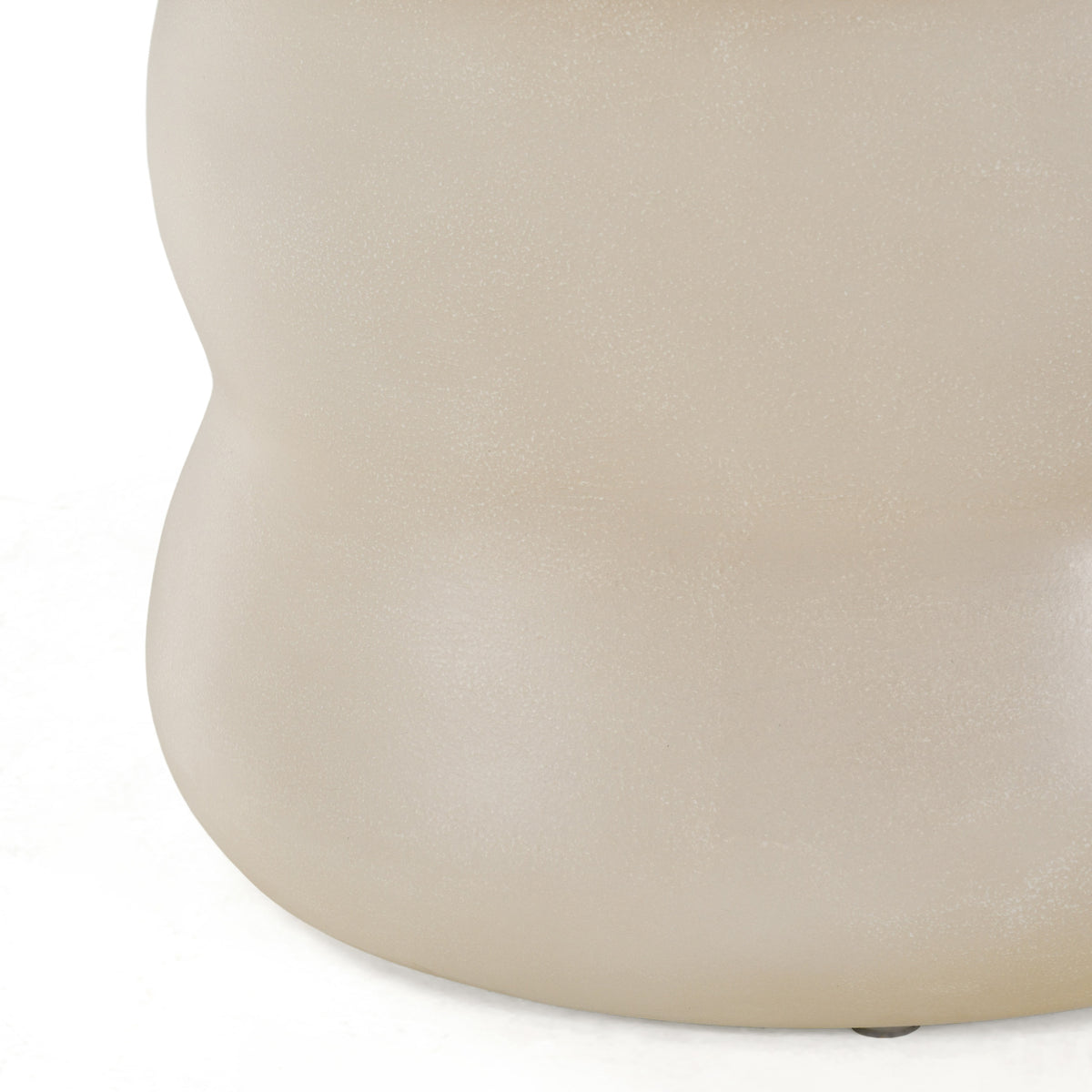 Sosso - Modern Round Fiberform Dining Table