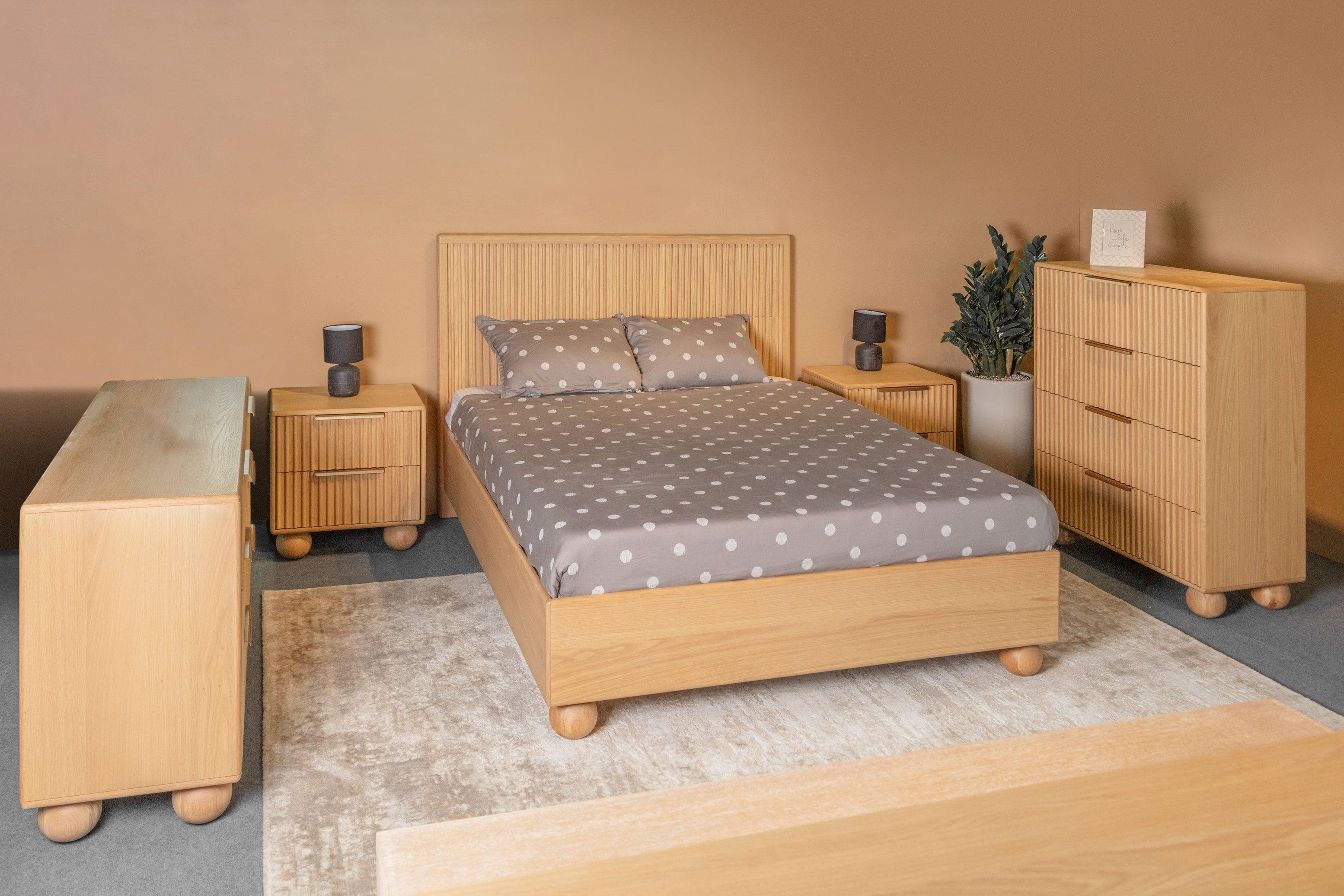 Modrest Winters Modern Natural Bedroom Set