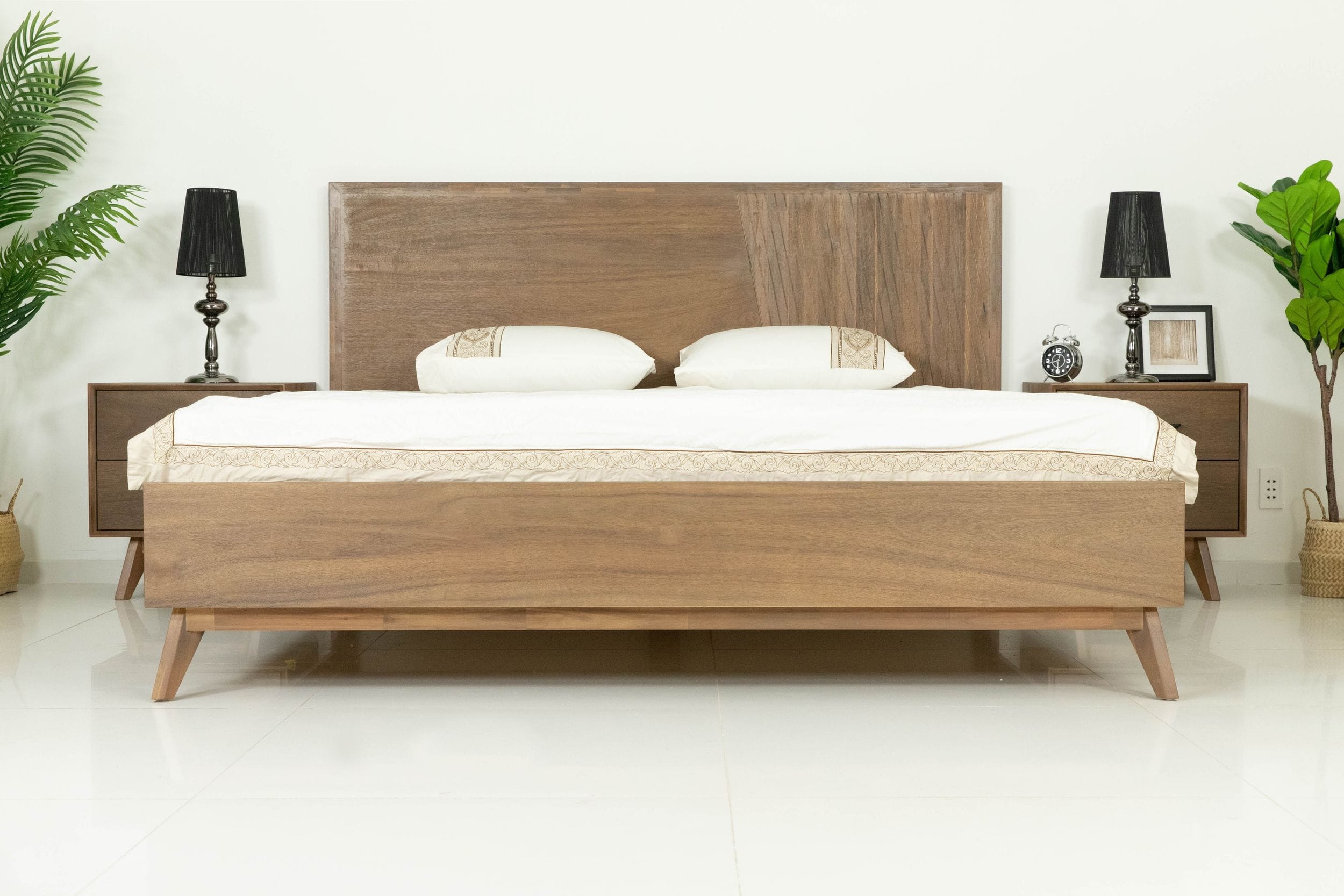 Modrest Claire - Contemporary Natural Light Mocha Acacia Bed-Bed-VIG-Wall2Wall Furnishings
