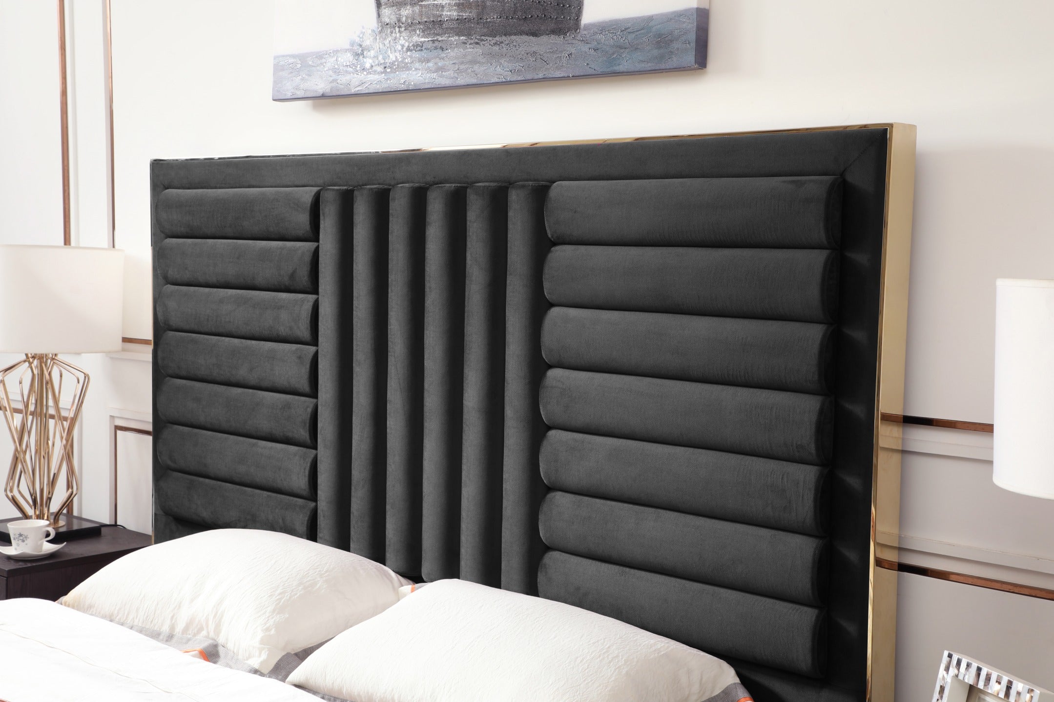 Modrest Daystar - Modern Black Velvet & Gold Bed-Bed-VIG-Wall2Wall Furnishings
